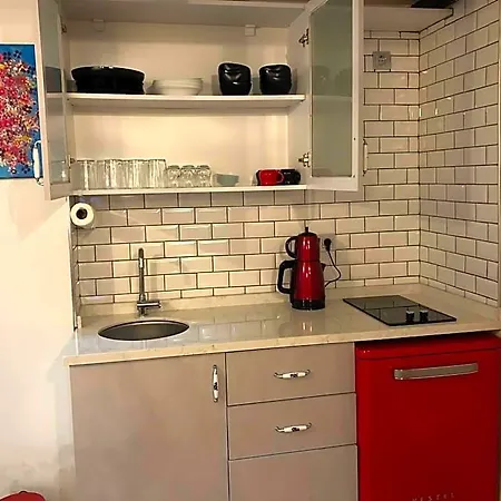 Hotell Lovely W Garden 4mins To Taksim Square